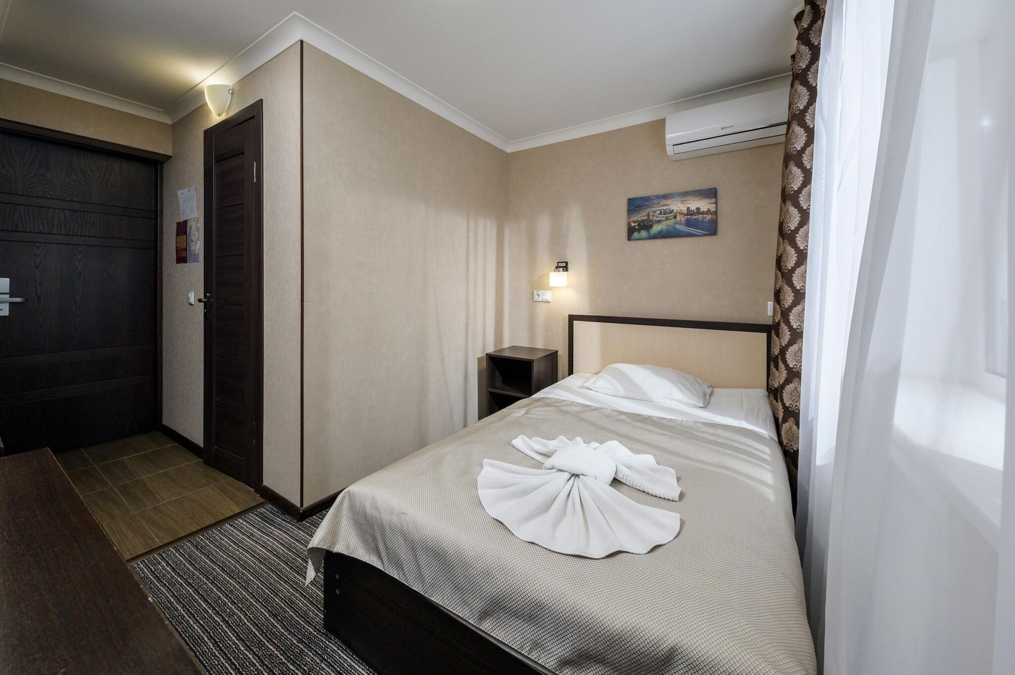 Hotel Nivki Kyiv Exterior photo
